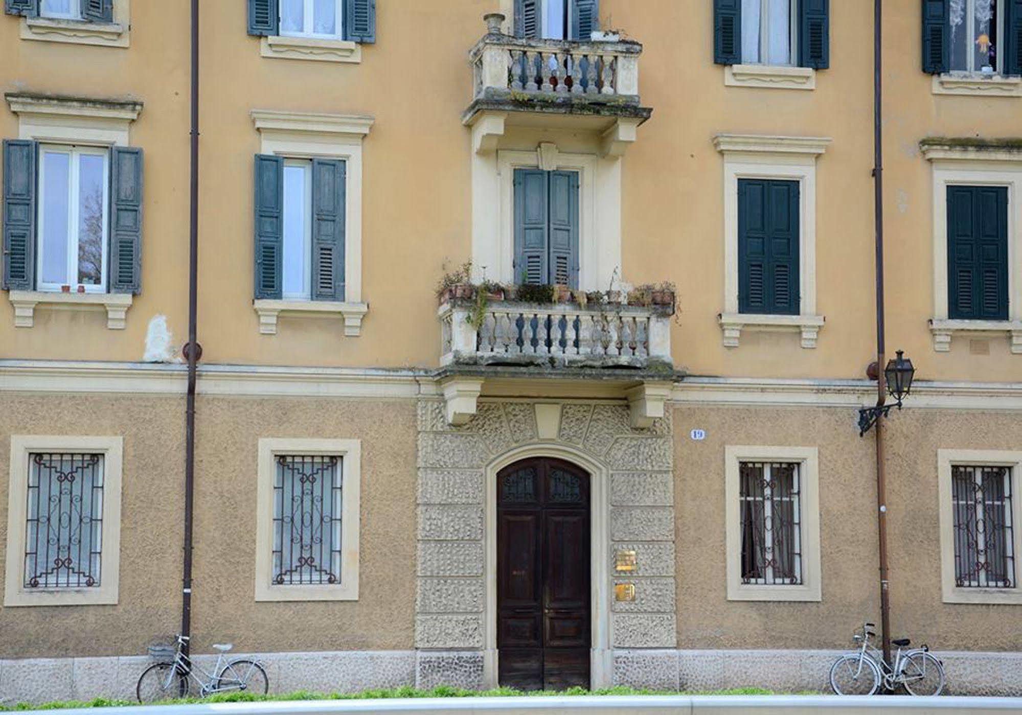 Le Flaneur Vintage 3*